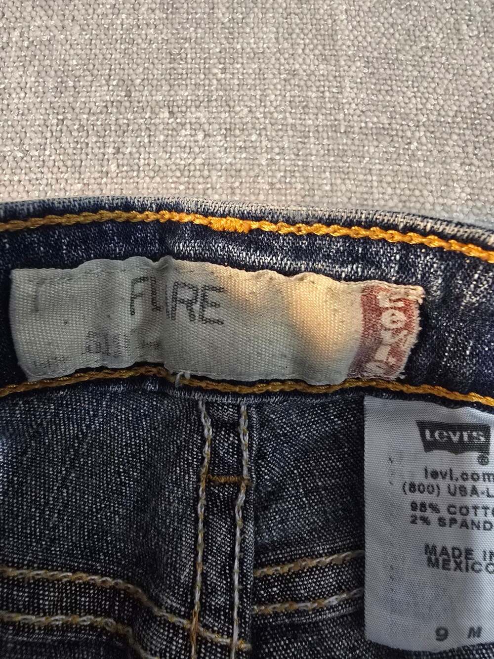 Levi's Flare Jeans Size 9 M - Picture 3 of 4